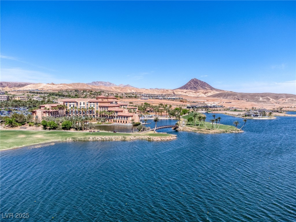 8 Hilltop Crest Street