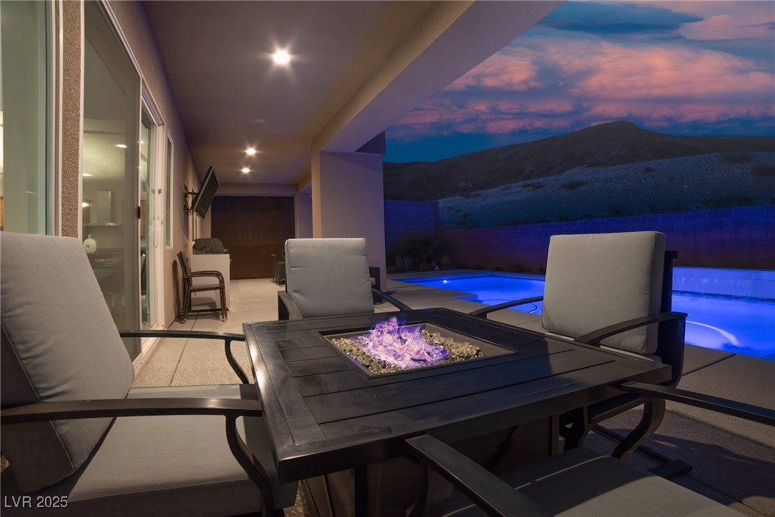 8 Hilltop Crest Street