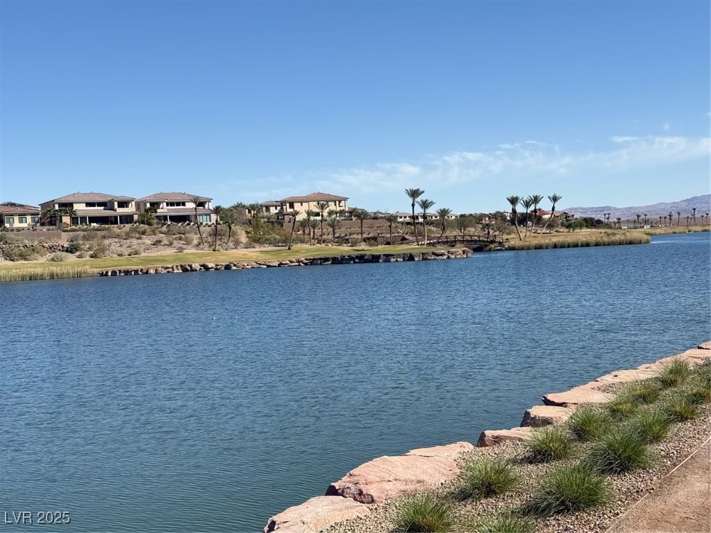 8 Hilltop Crest Street