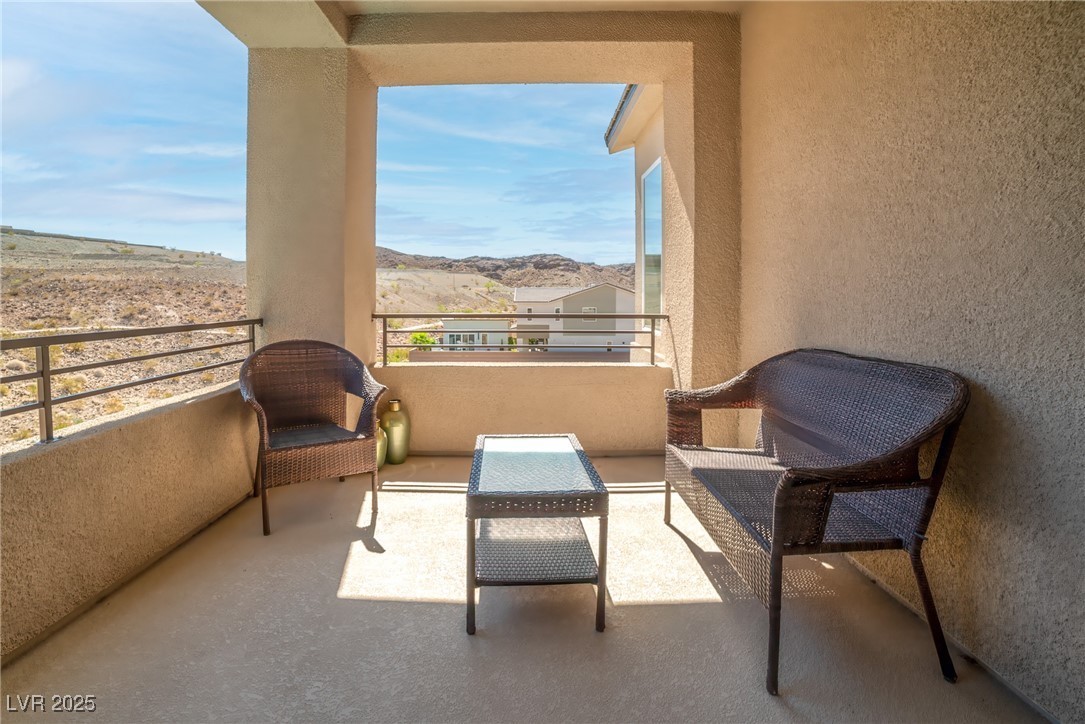 8 Hilltop Crest Street