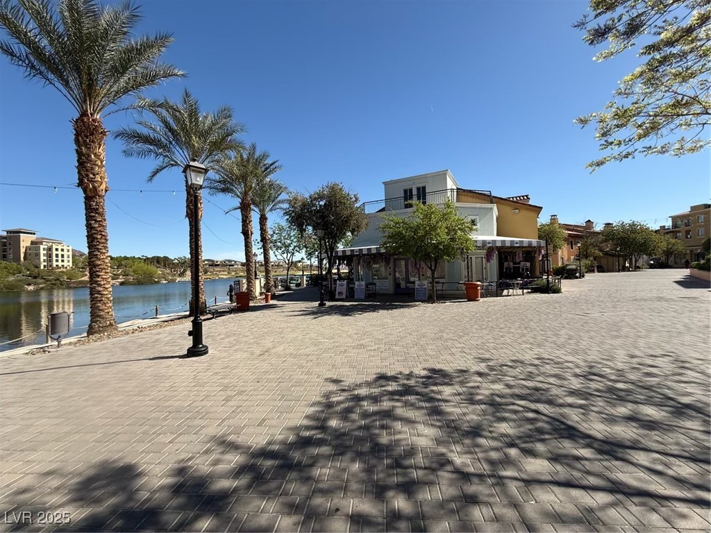 8 Hilltop Crest Street