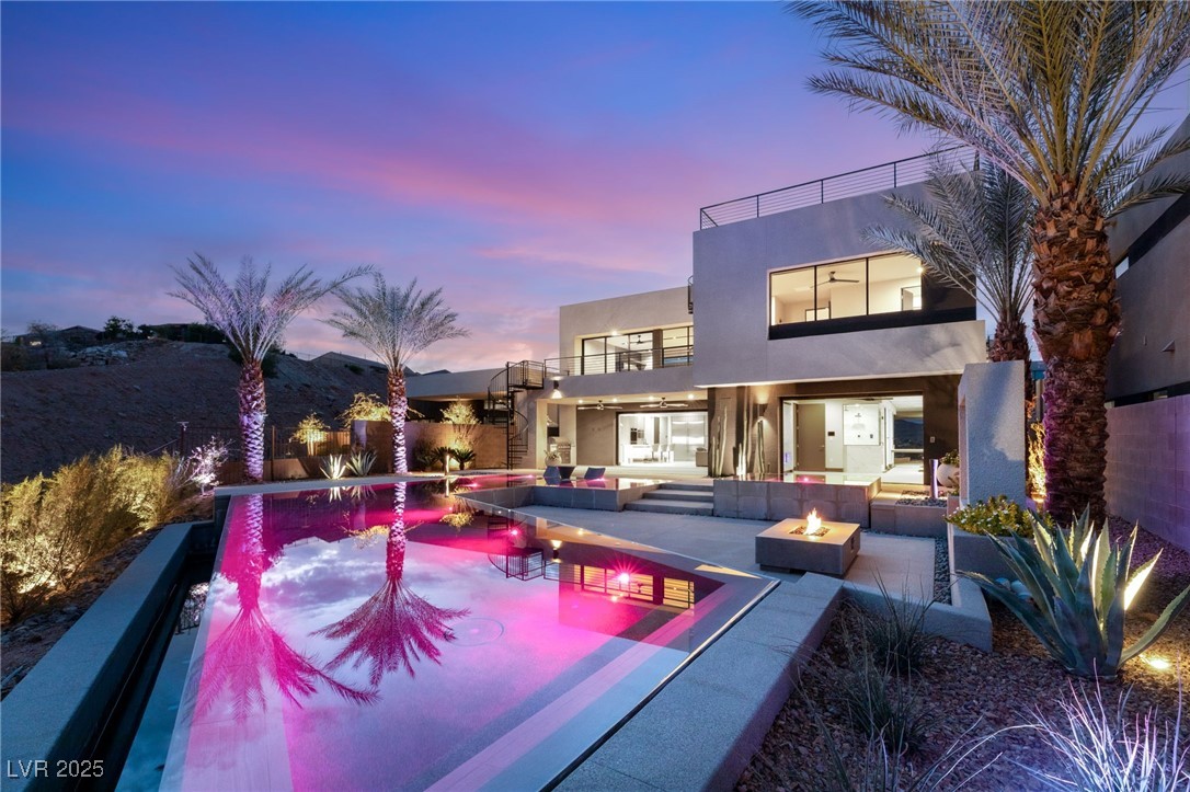 12 Falling Canyon Court