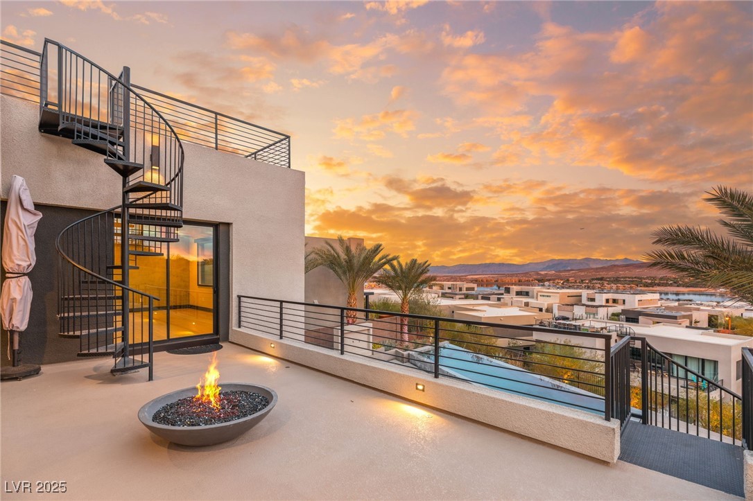 12 Falling Canyon Court