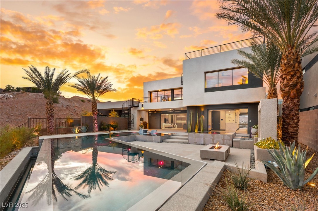 12 Falling Canyon Court