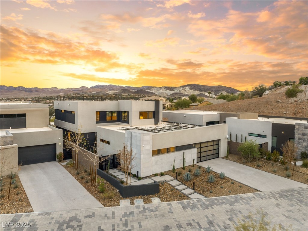 12 Falling Canyon Court