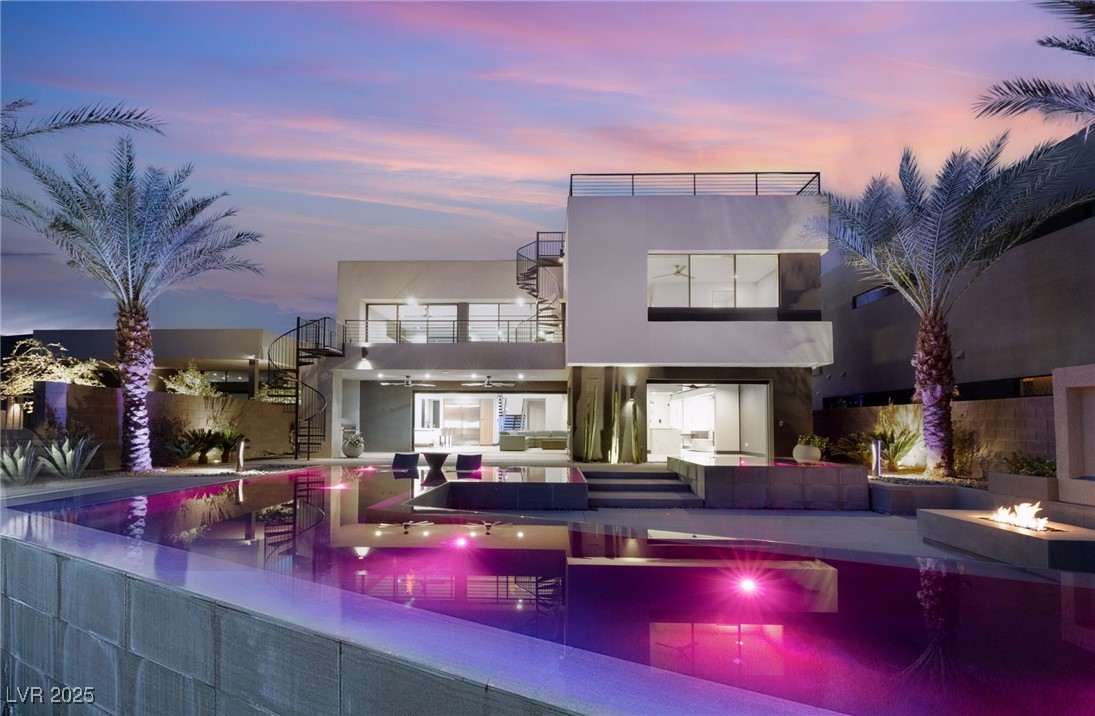 12 Falling Canyon Court