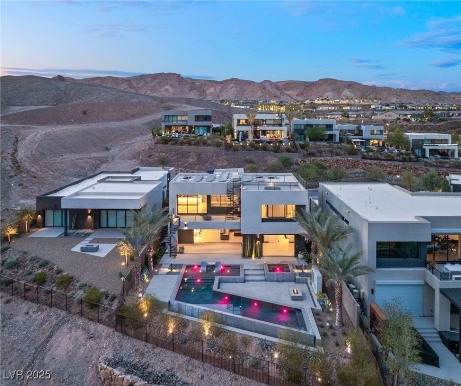 12 Falling Canyon Court