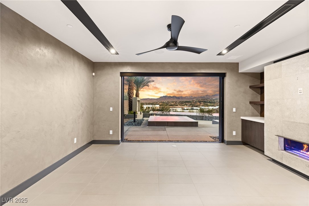 12 Falling Canyon Court