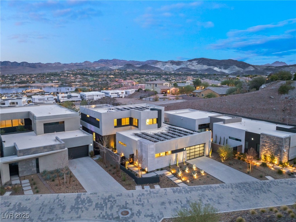 12 Falling Canyon Court