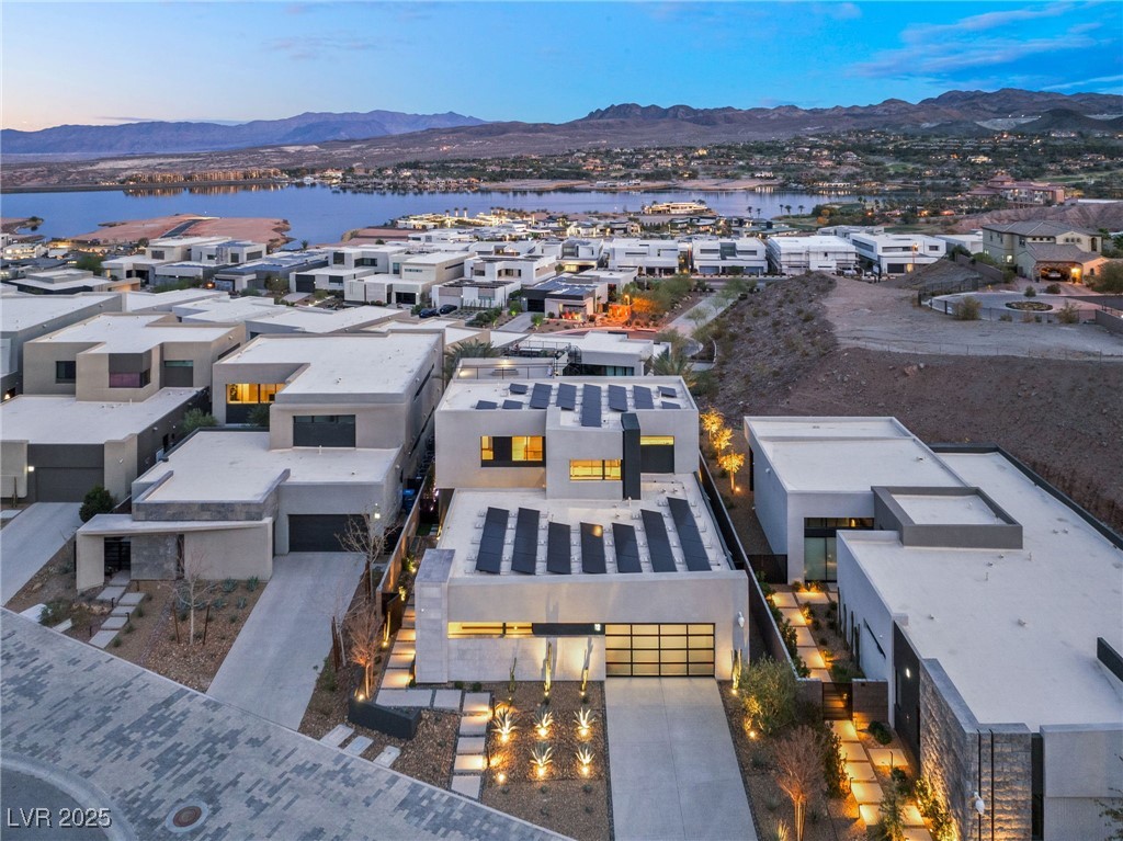 12 Falling Canyon Court