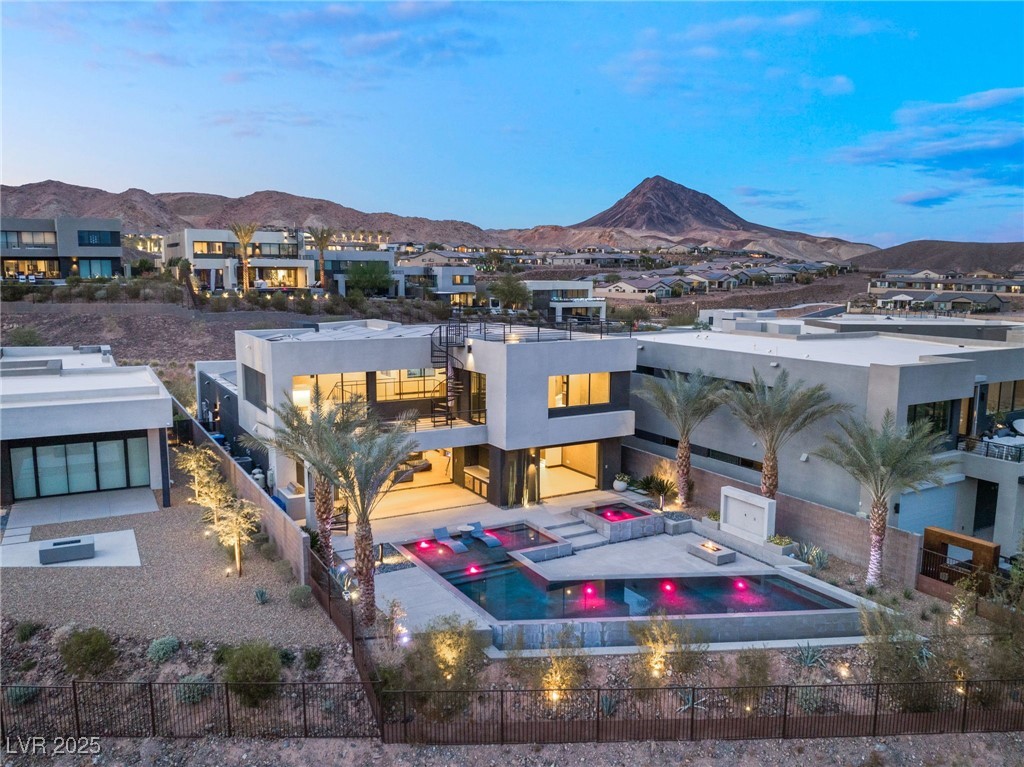 12 Falling Canyon Court