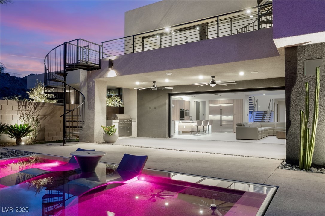 12 Falling Canyon Court