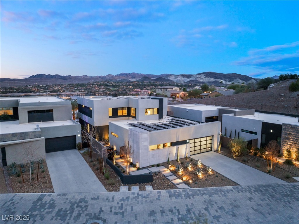 12 Falling Canyon Court