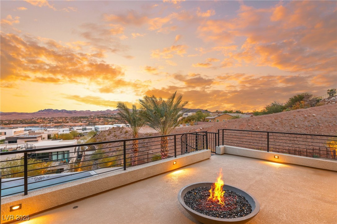 12 Falling Canyon Court