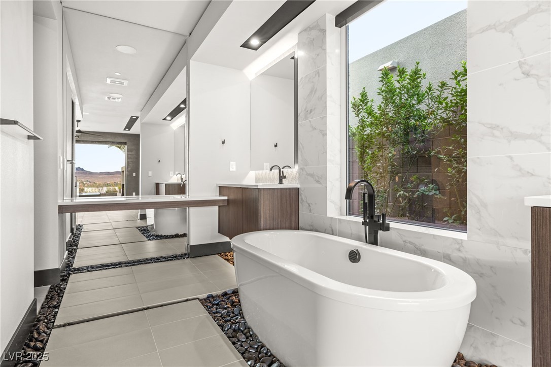 12 Falling Canyon Court