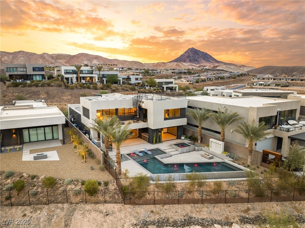 12 Falling Canyon Court