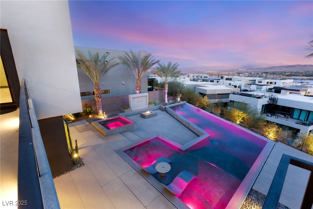 12 Falling Canyon Court