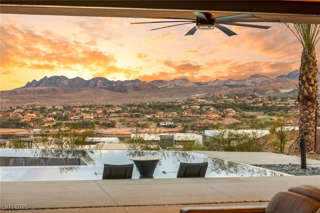 12 Falling Canyon Court