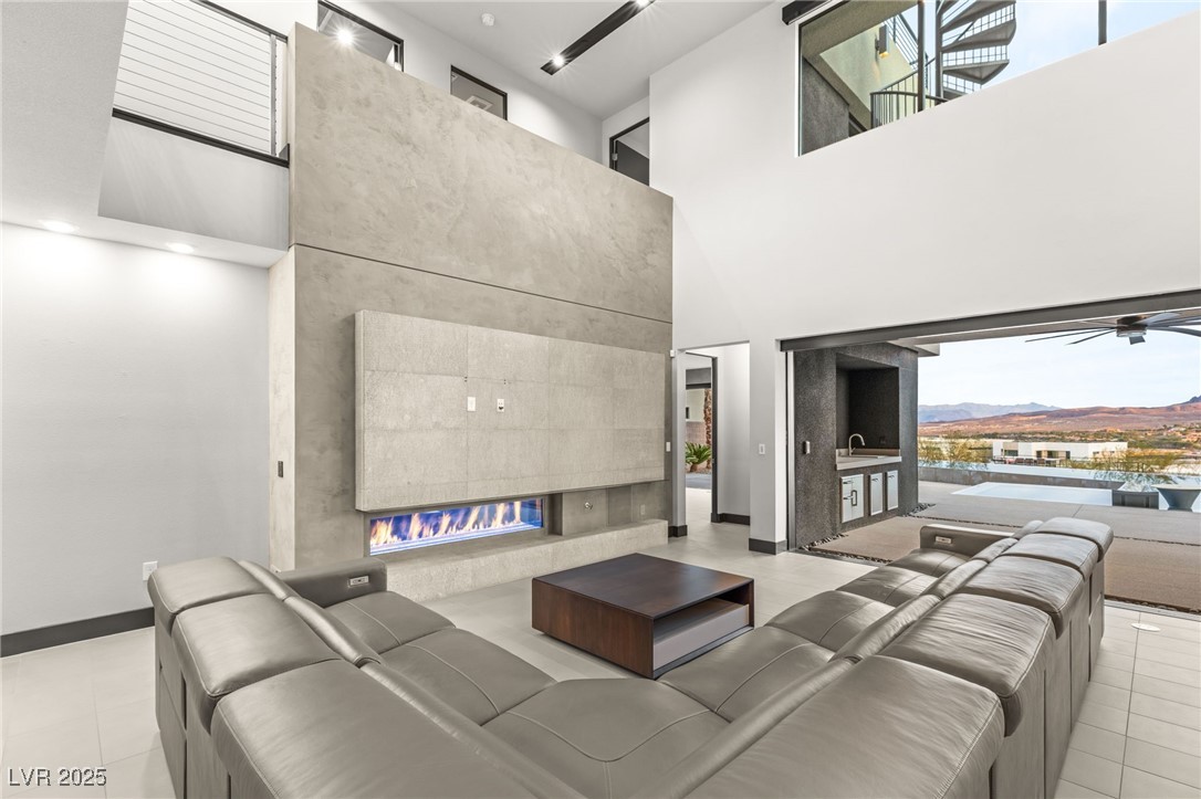 12 Falling Canyon Court