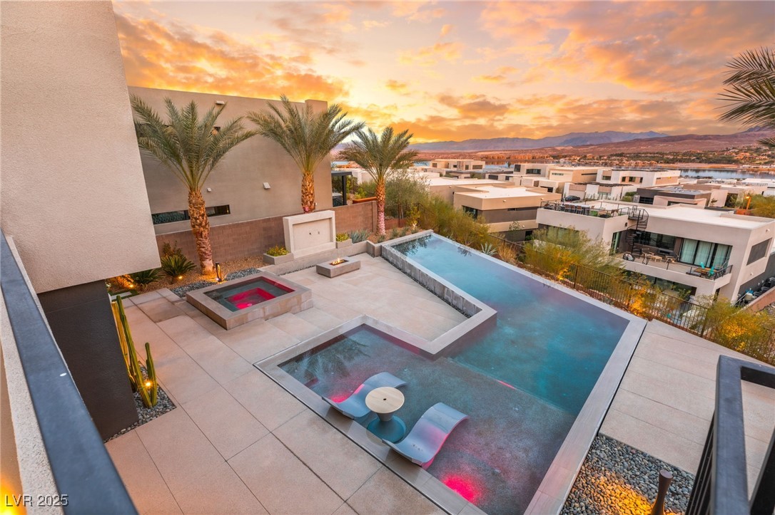12 Falling Canyon Court