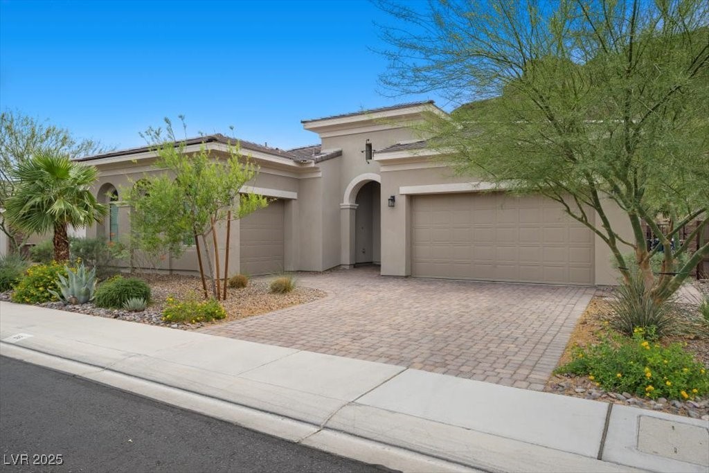 26 Costa Tropical Drive