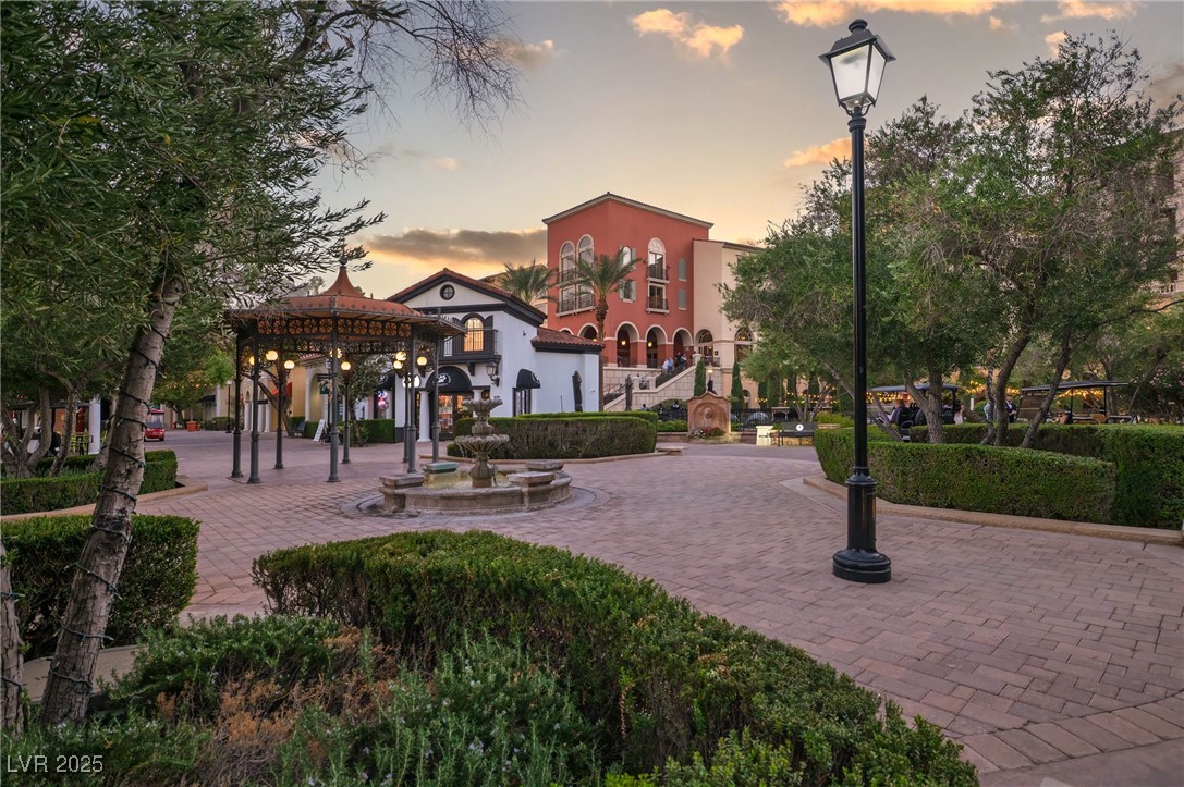 26 Costa Tropical Drive