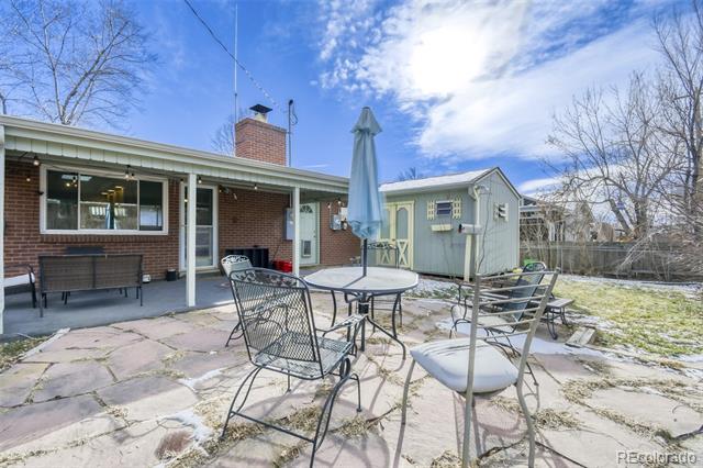 6077 Flower Street
