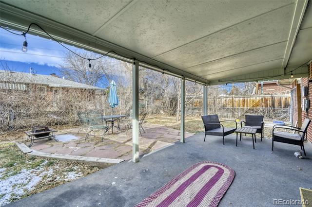 6077 Flower Street