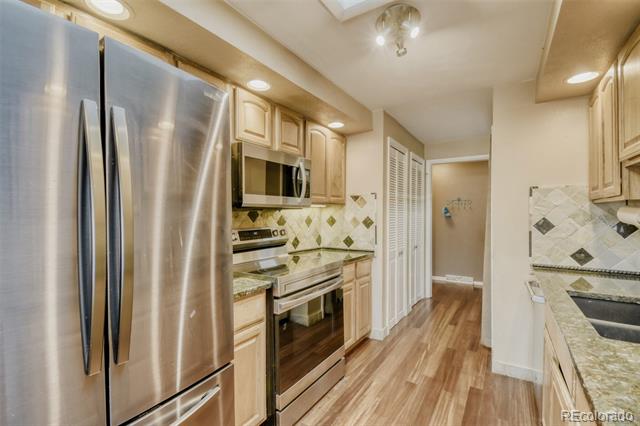 6077 Flower Street