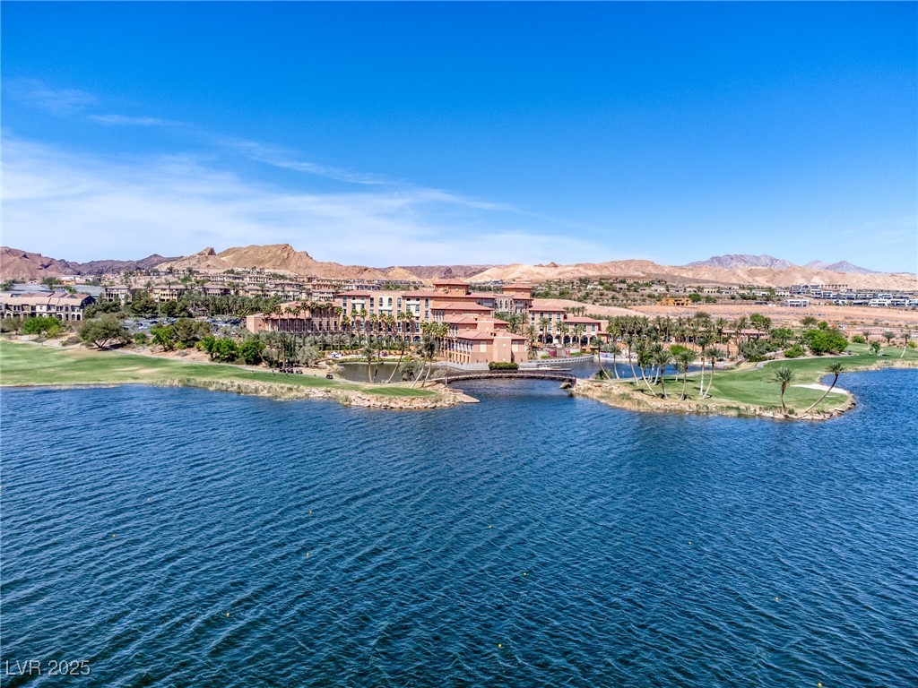 28 Vista Outlook Street