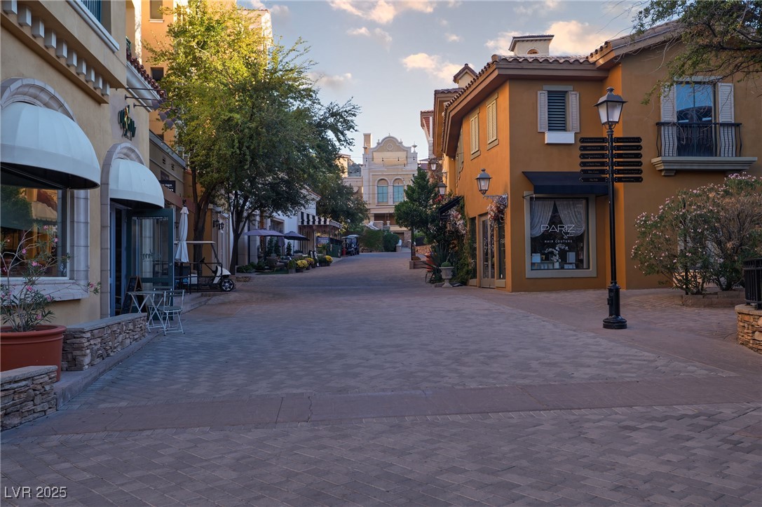 28 Vista Outlook Street