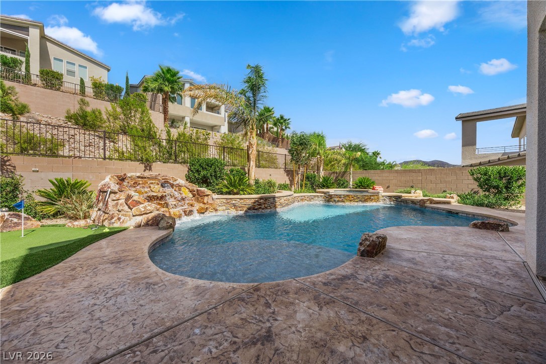 28 Vista Outlook Street