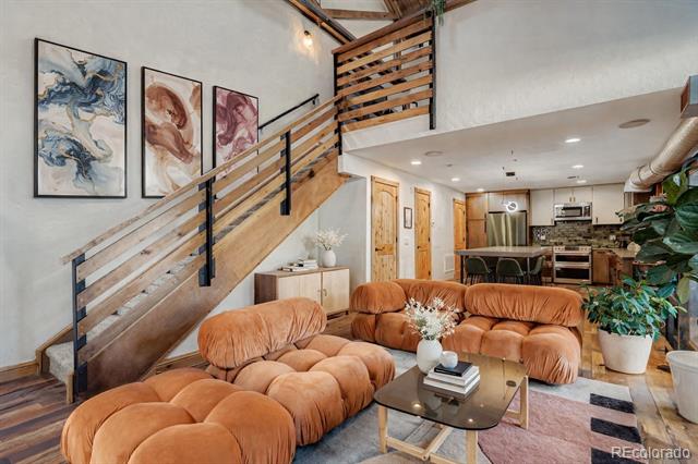 3033 Blake Street Unit: 109