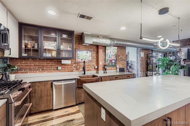 3033 Blake Street Unit: 109