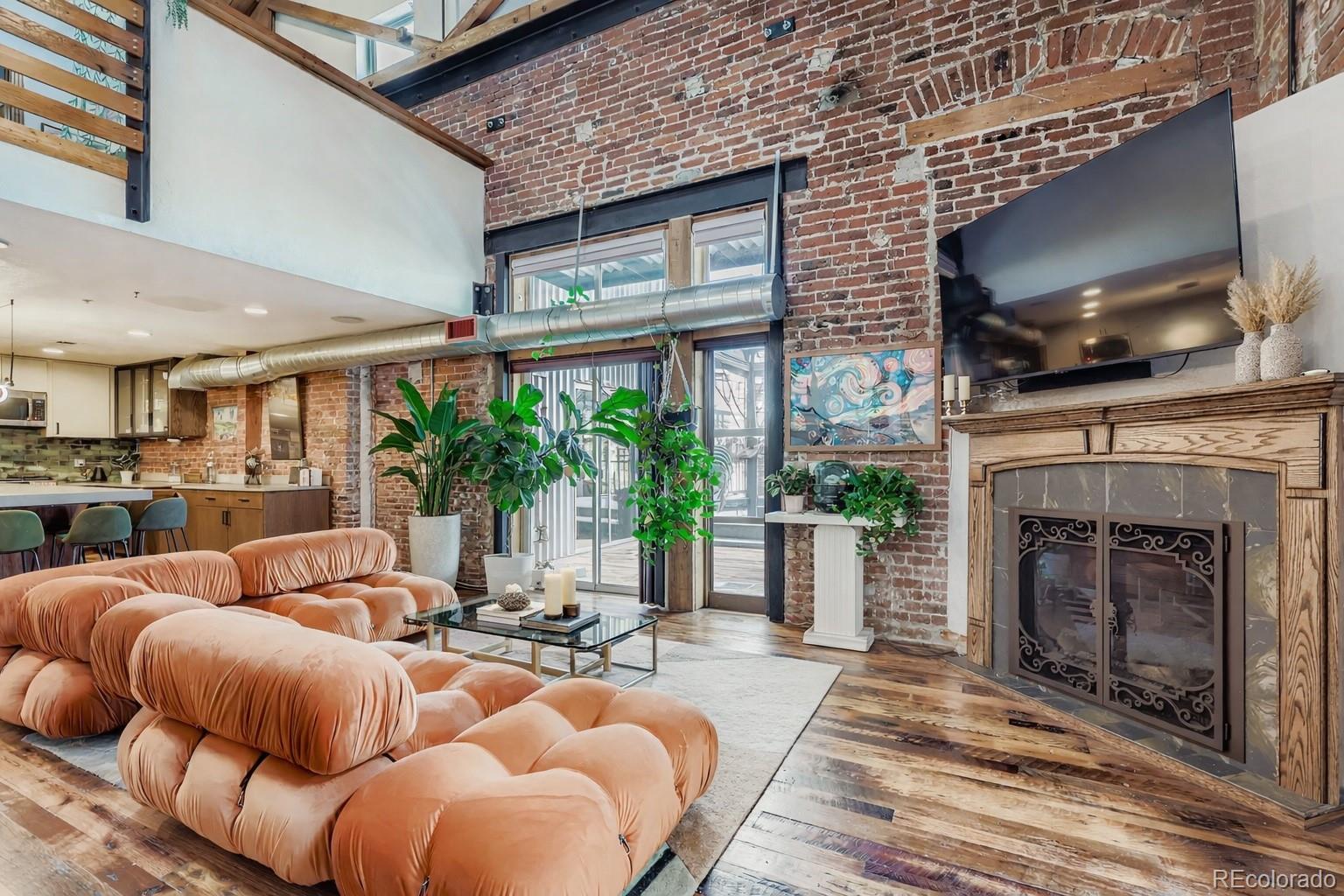 3033 Blake Street Unit: 109