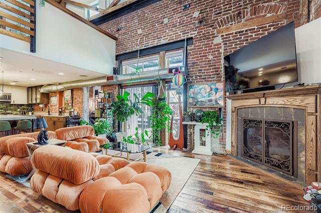 3033 Blake Street Unit: 109