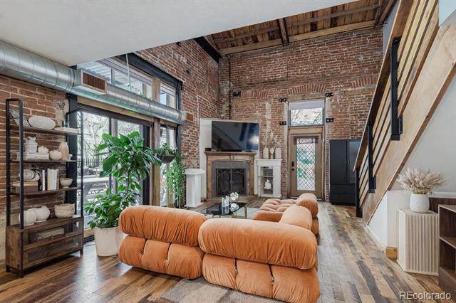 3033 Blake Street Unit: 109