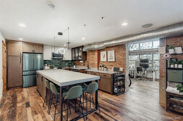 3033 Blake Street Unit: 109