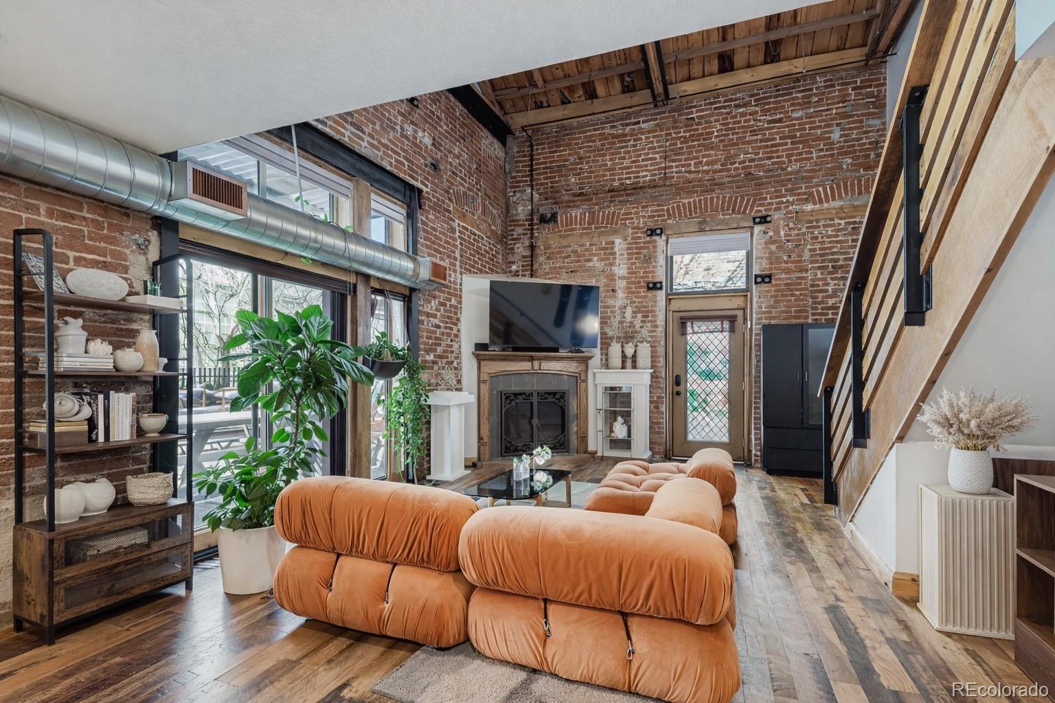 3033 Blake Street Unit: 109