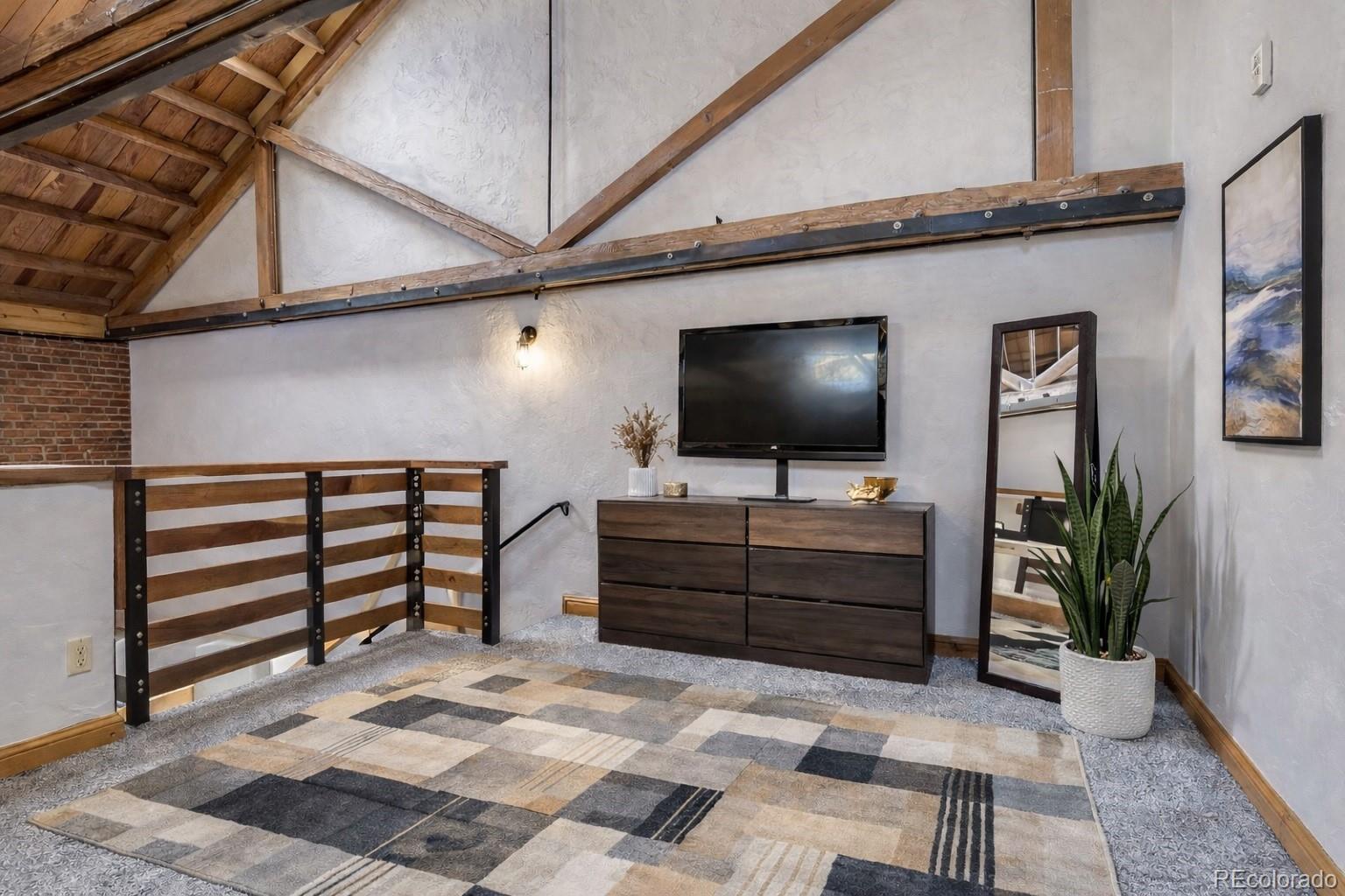 3033 Blake Street Unit: 109