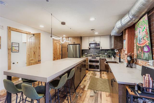 3033 Blake Street Unit: 109