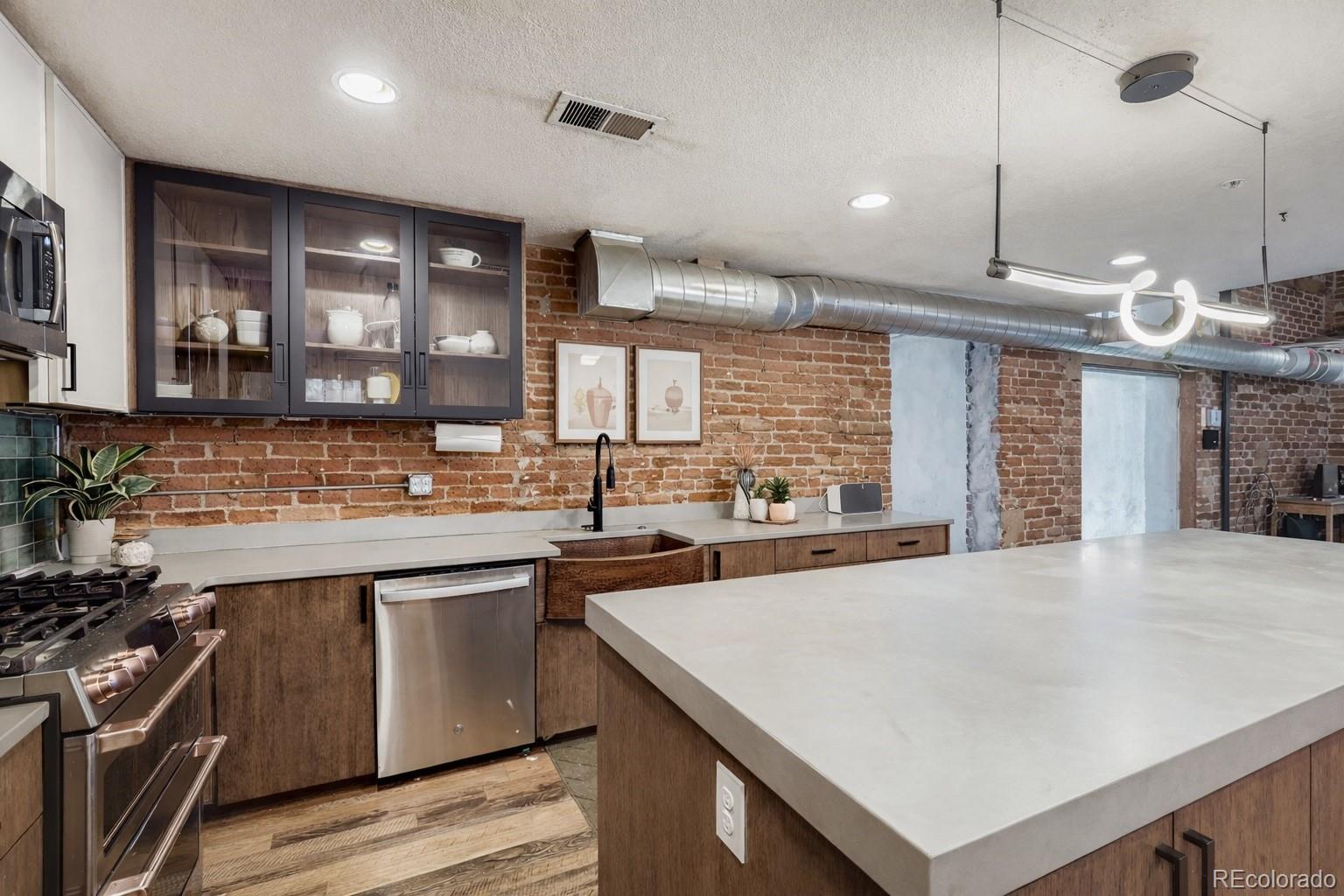 3033 Blake Street Unit: 109