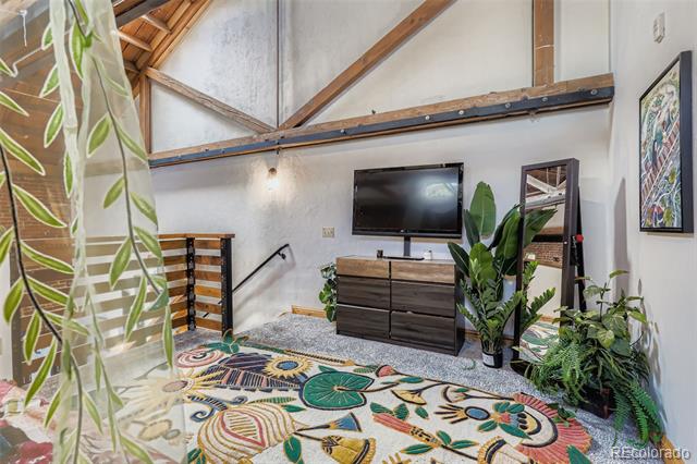 3033 Blake Street Unit: 109