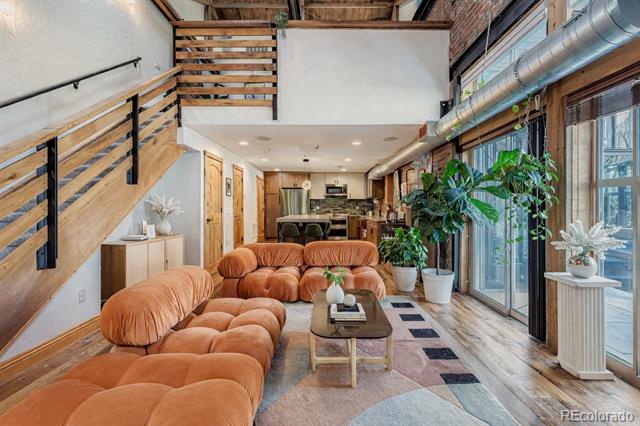 3033 Blake Street Unit: 109