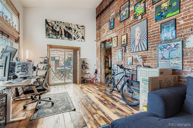 3033 Blake Street Unit: 109
