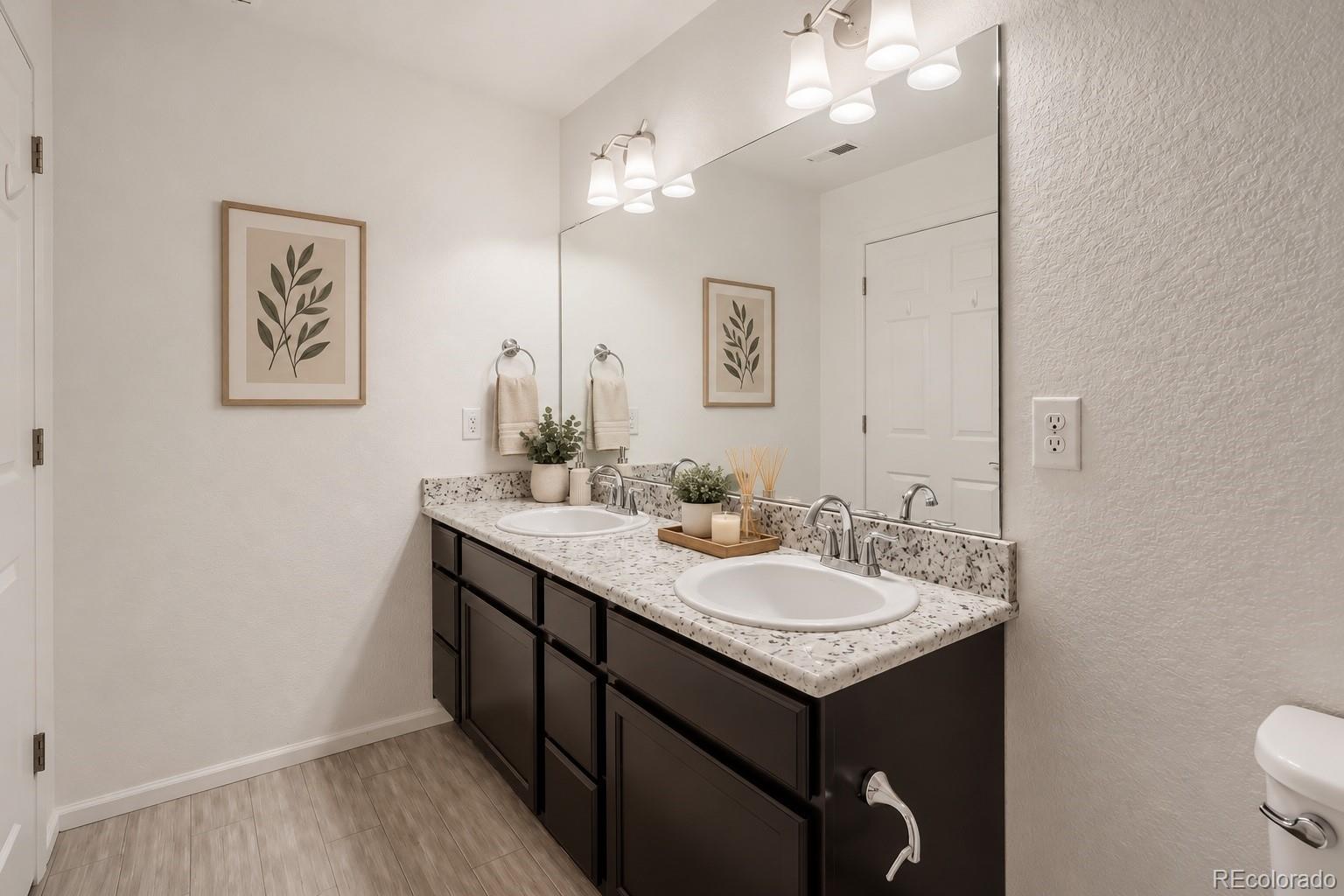 15165 E 16th Place Unit: 203