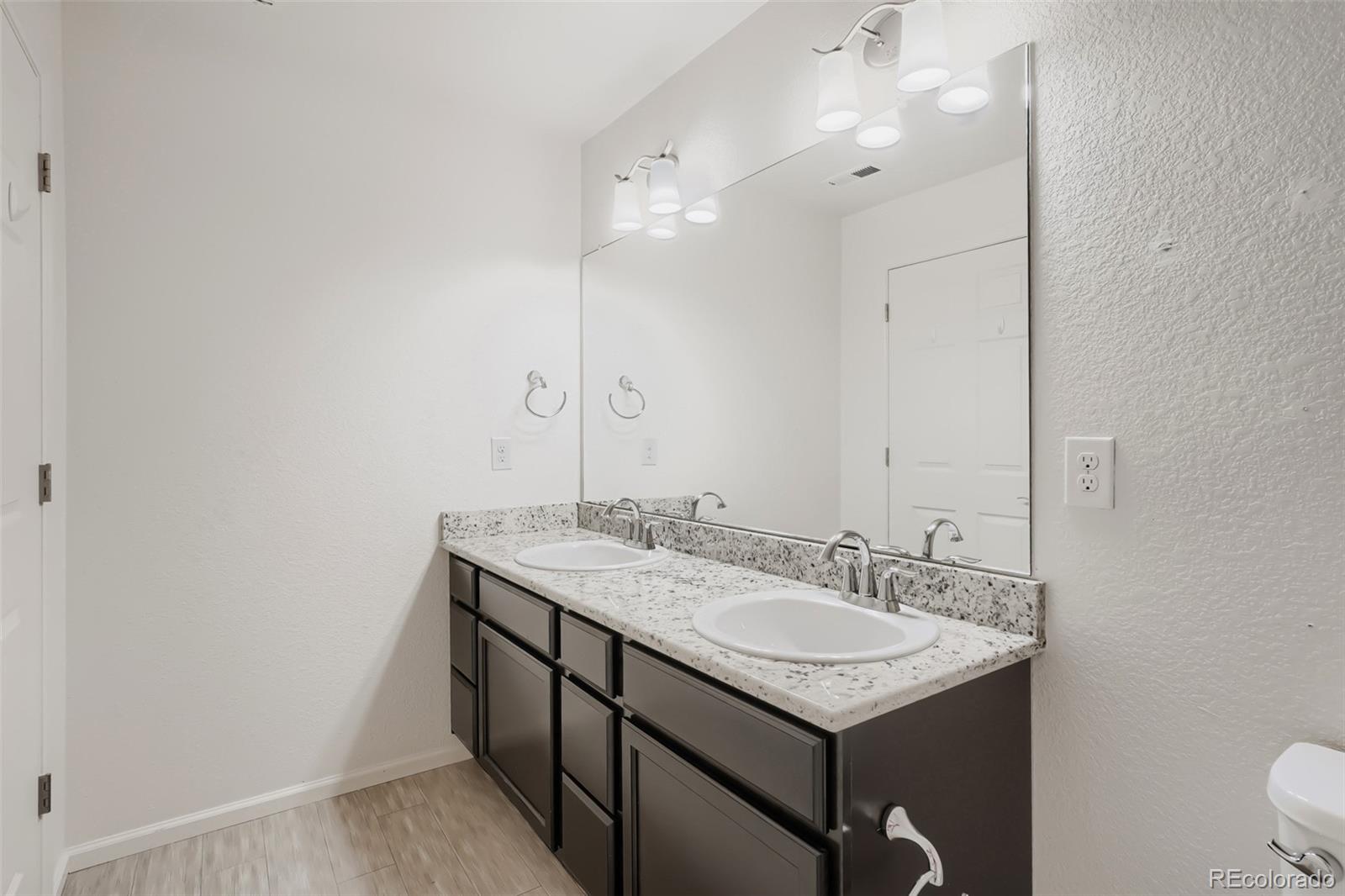 15165 E 16th Place Unit: 203