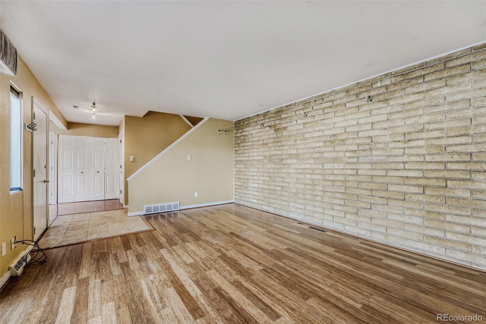 1160 S Clinton Street Unit: 40