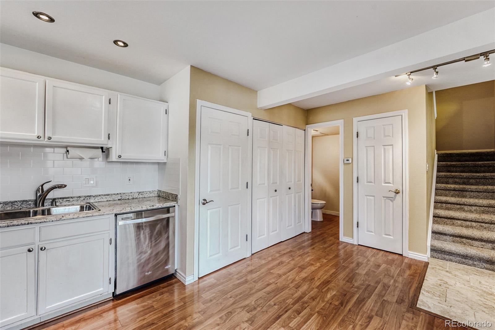 1160 S Clinton Street Unit: 40