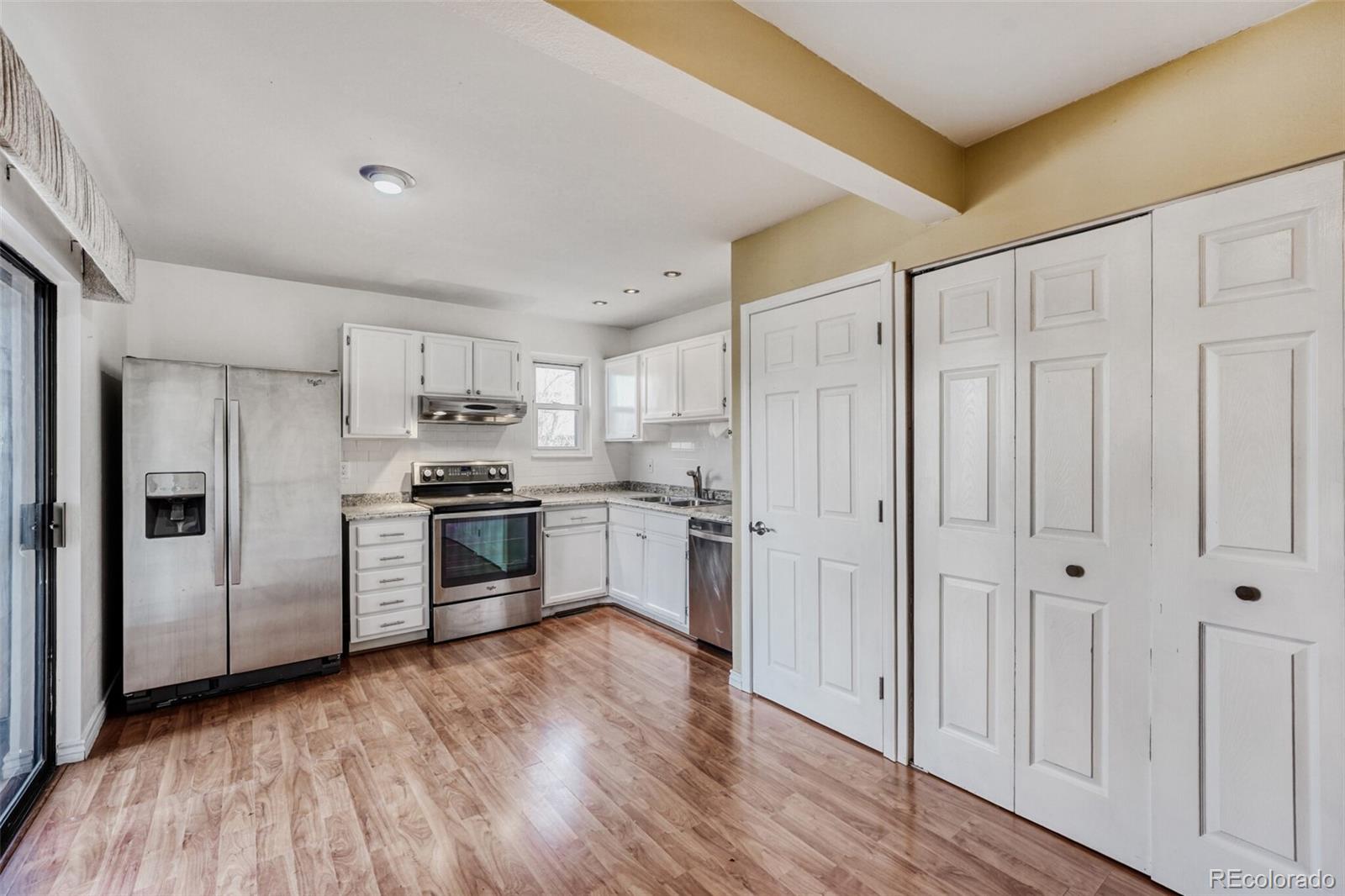 1160 S Clinton Street Unit: 40